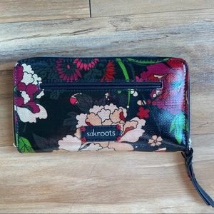 ✨Sakroots✨ floral wallet clutch